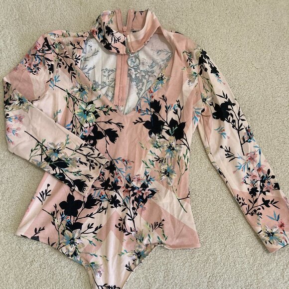 Guess Flora Bodysuit - Picture 1 of 4
